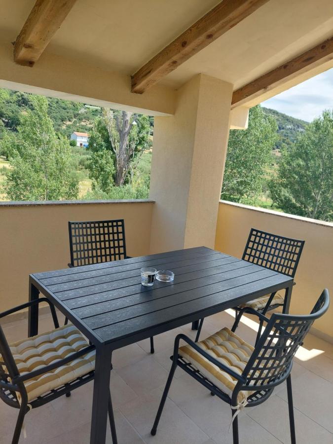 Novouredeni Apartman Marko Mundanije Exterior foto
