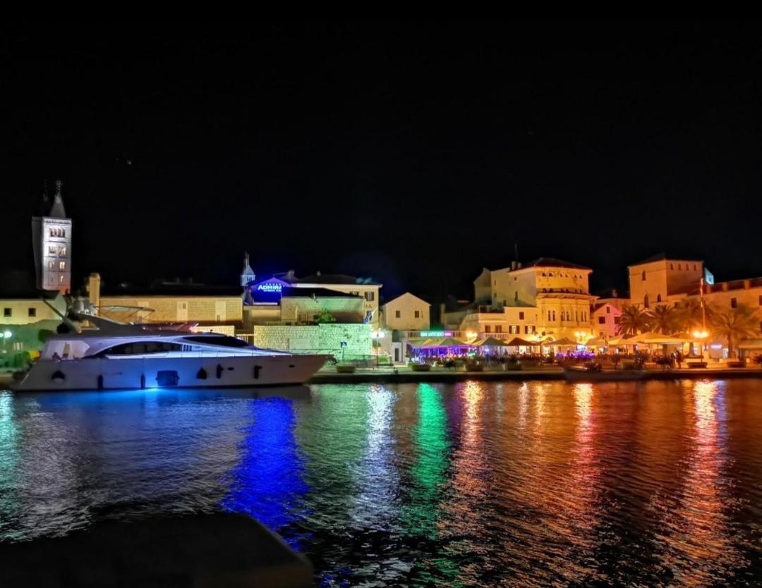 Novouredeni Apartman Marko Mundanije Quarto foto